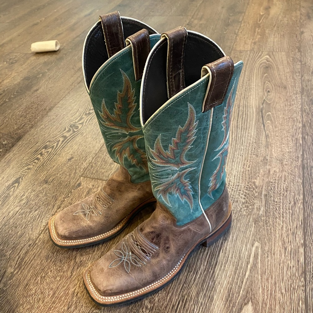 Justin cowboy boots